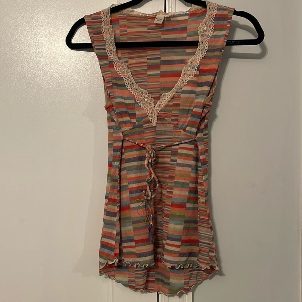 Sweet Pea Mesh Striped V-neck w Lace Trim and Lettuce Hem Top Size M